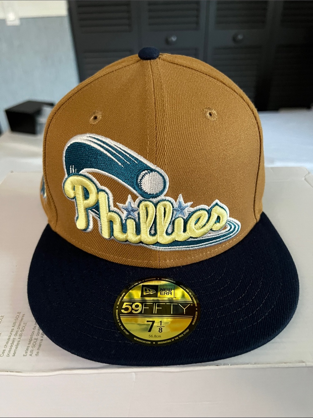 New Era Phillies Two-Tone Fitted Cap - Brown & Navy
